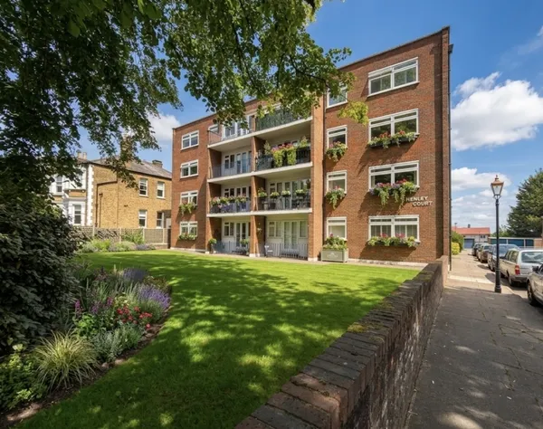 Henley Court, N14