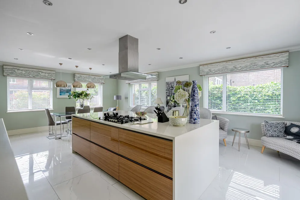 Cannon Way, Leatherhead, KT22 photo 2