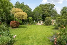 Cannon Way, Leatherhead, KT22 photo 3