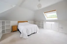 Cannon Way, Leatherhead, KT22 photo 8