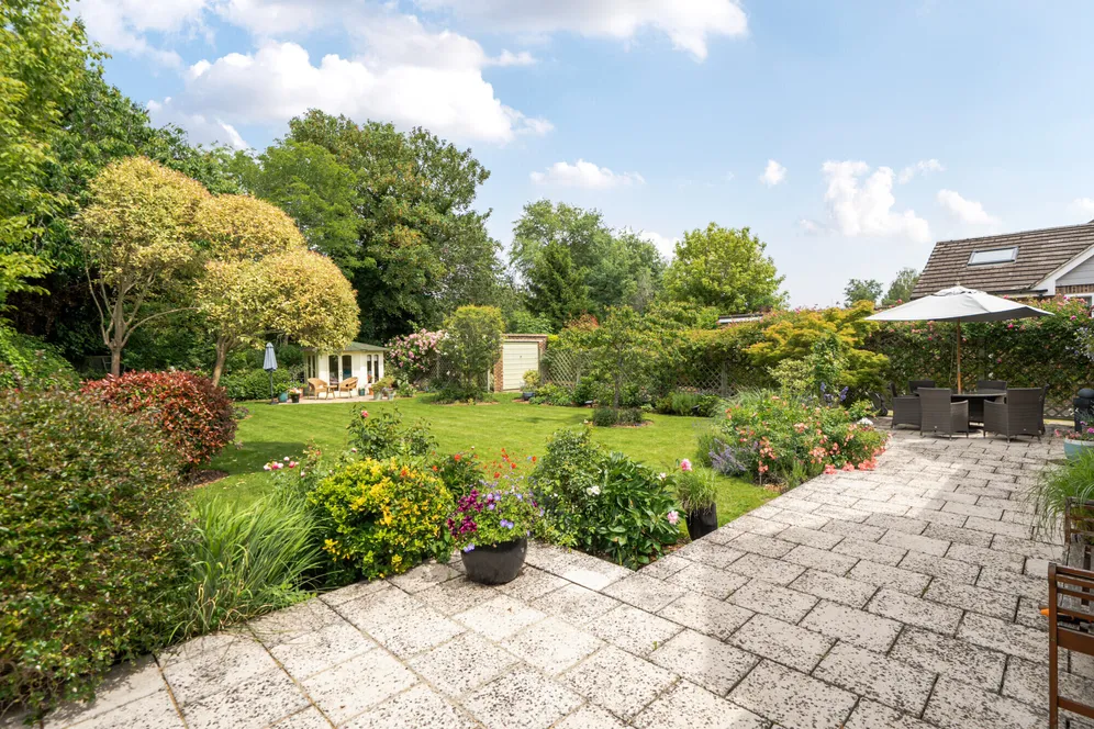 Cannon Way, Leatherhead, KT22 photo 10