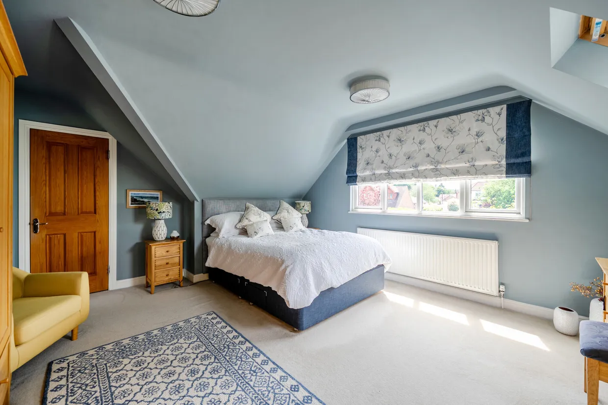 Cannon Way, Leatherhead, KT22 photo 13