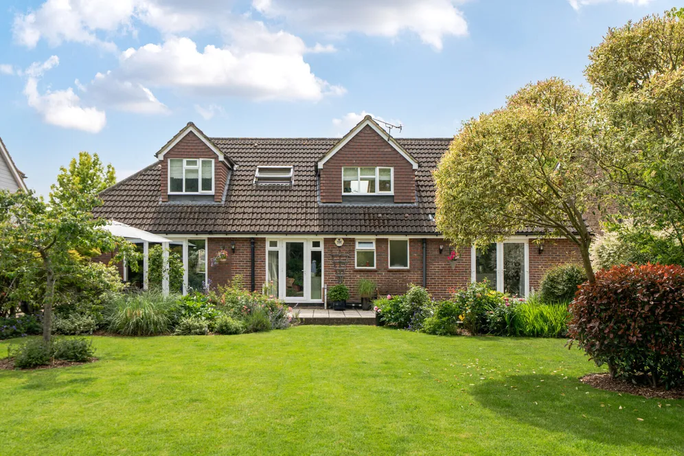 Cannon Way, Leatherhead, KT22 photo 17