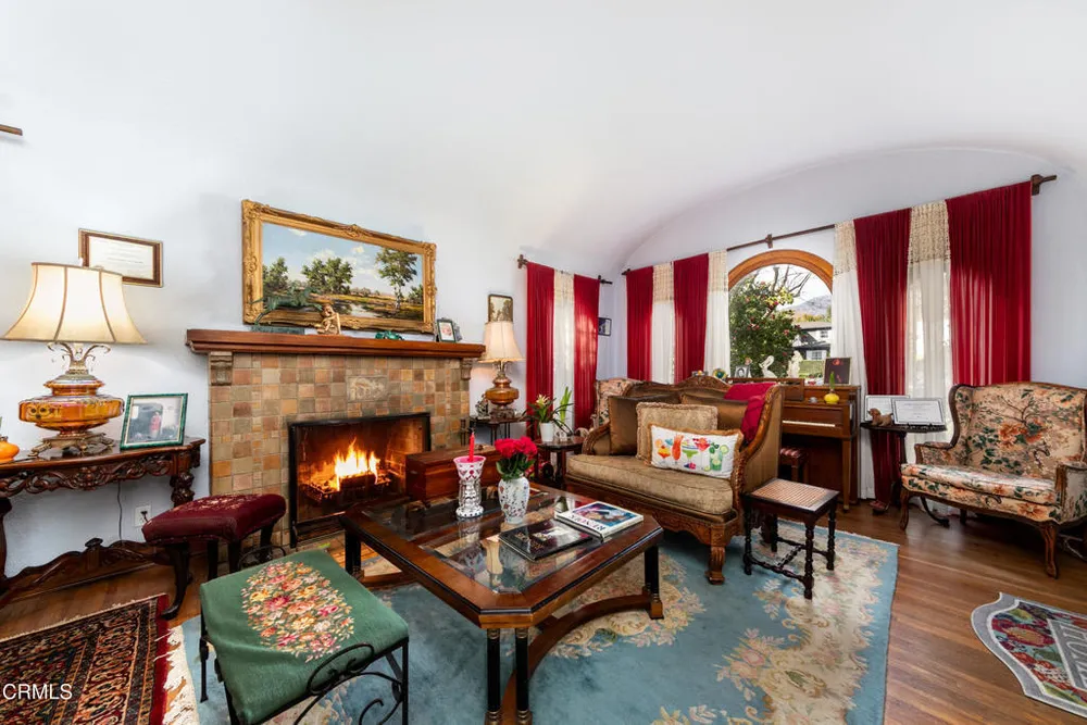 2270 E Orange Grove Blvd, Pasadena, CA 91104