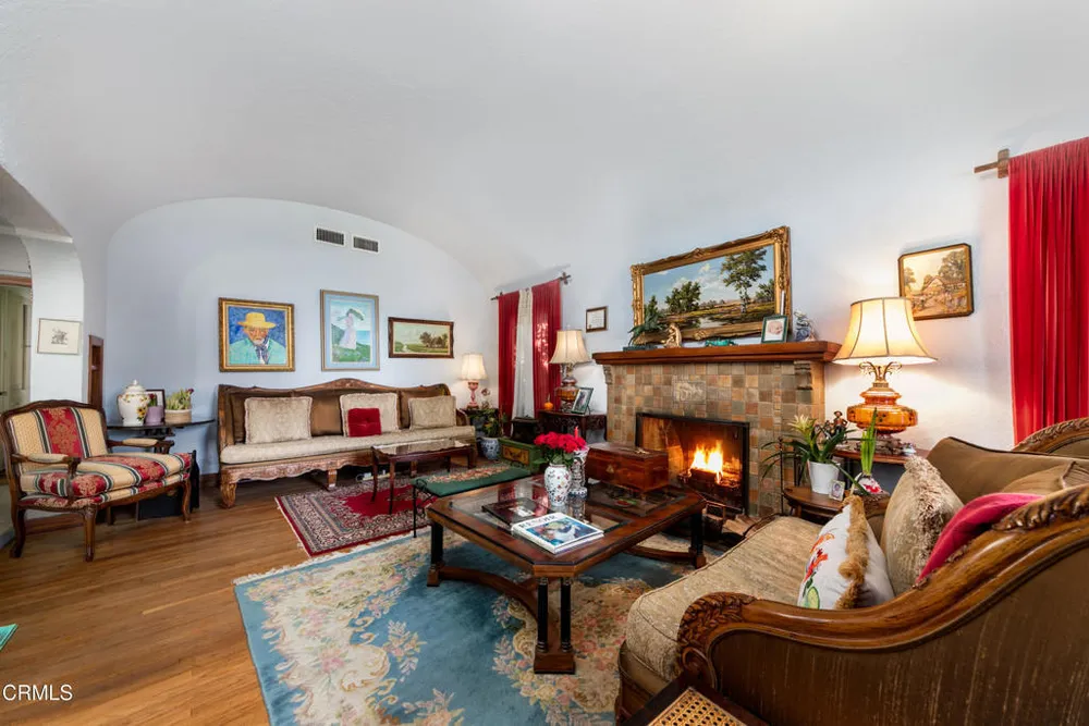2270 E Orange Grove Blvd, Pasadena, CA 91104