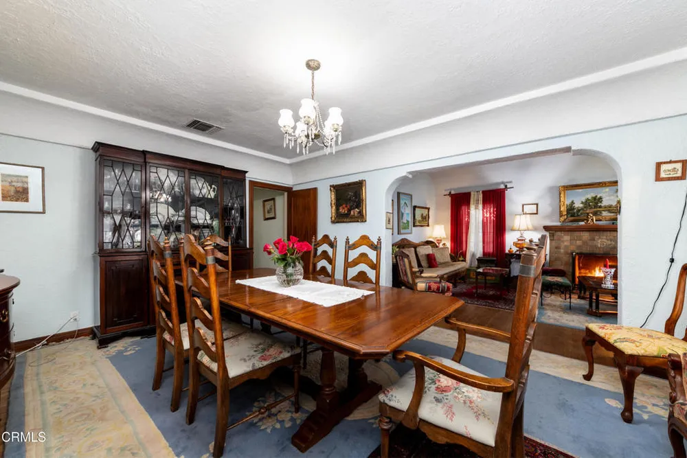 2270 E Orange Grove Blvd, Pasadena, CA 91104