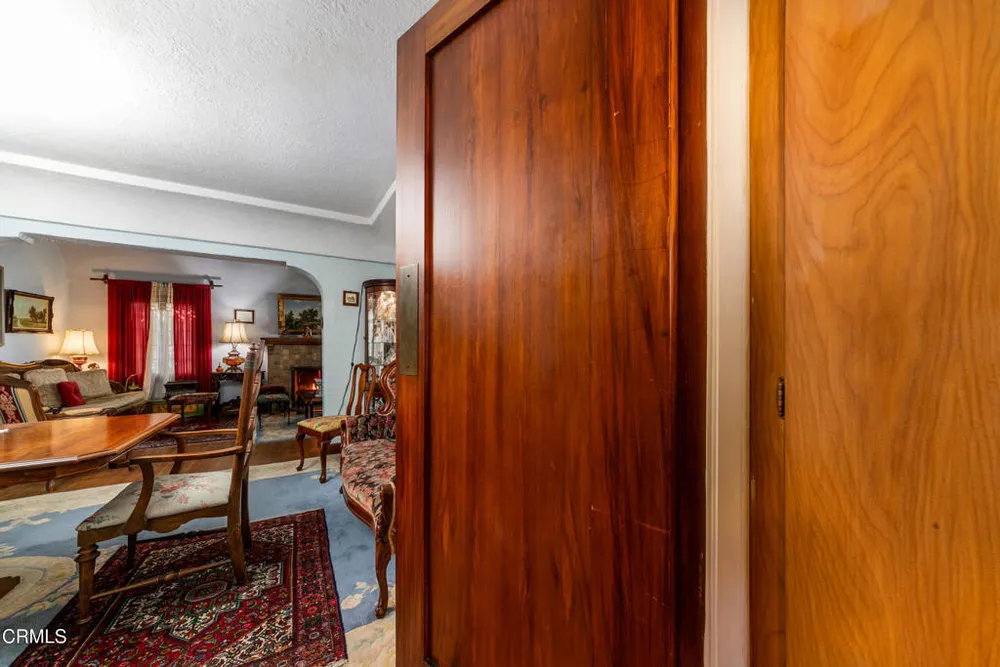 2270 E Orange Grove Blvd, Pasadena, CA 91104