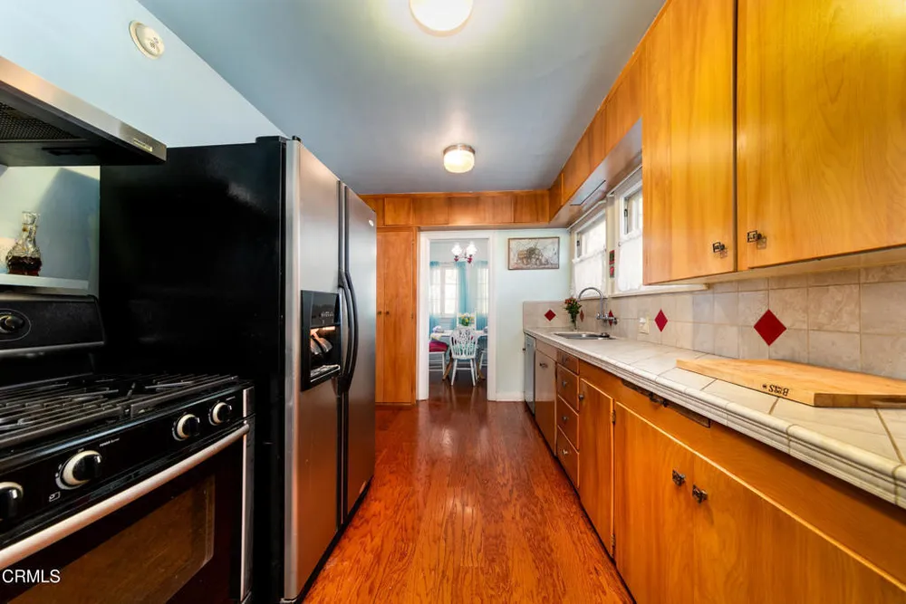 2270 E Orange Grove Blvd, Pasadena, CA 91104