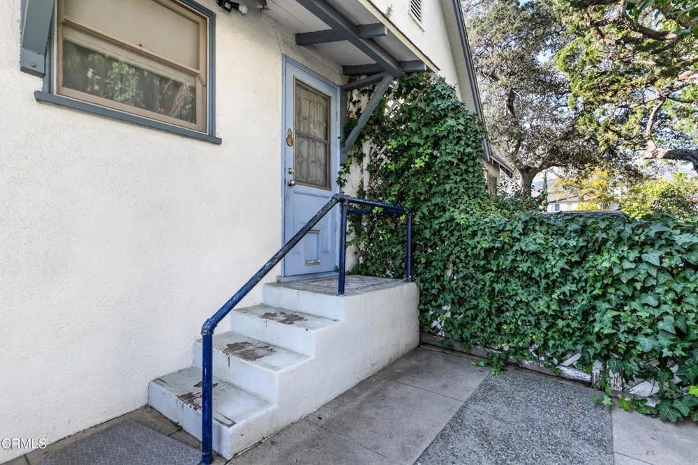 2270 E Orange Grove Blvd, Pasadena, CA 91104