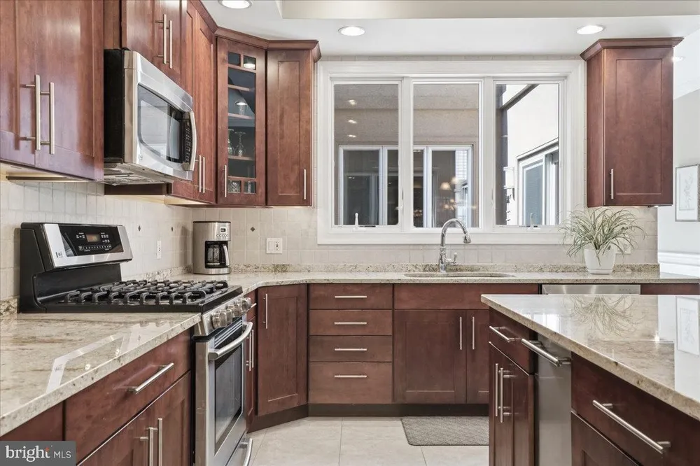 312 Dickinson St, Philadelphia, PA 19147