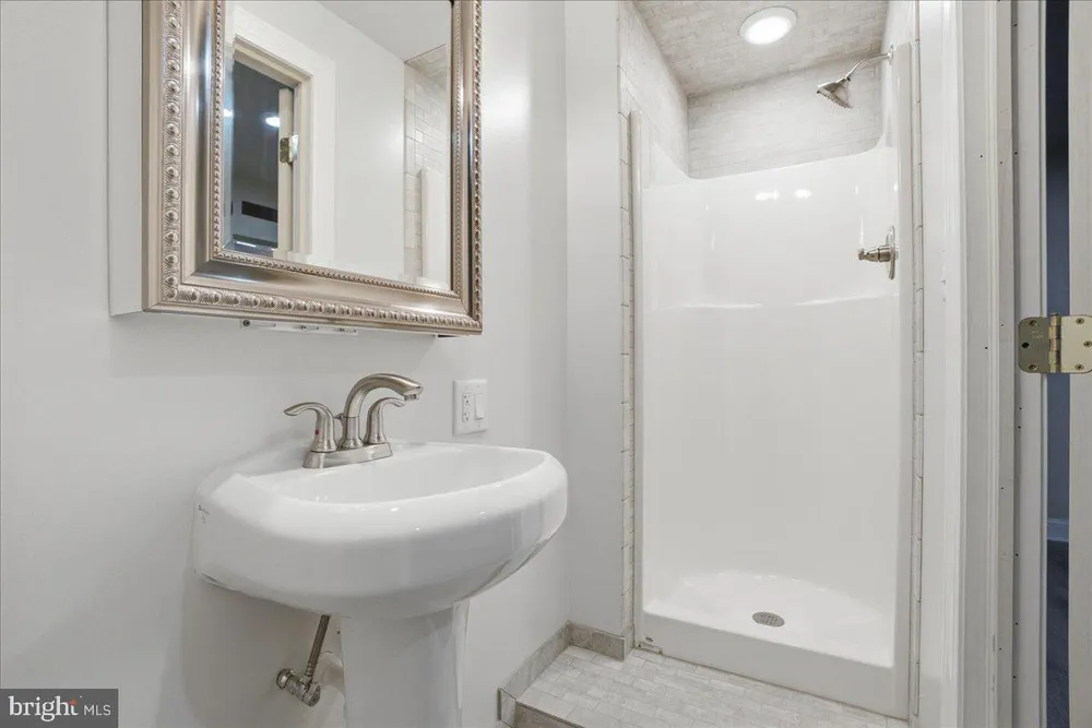 312 Dickinson St, Philadelphia, PA 19147