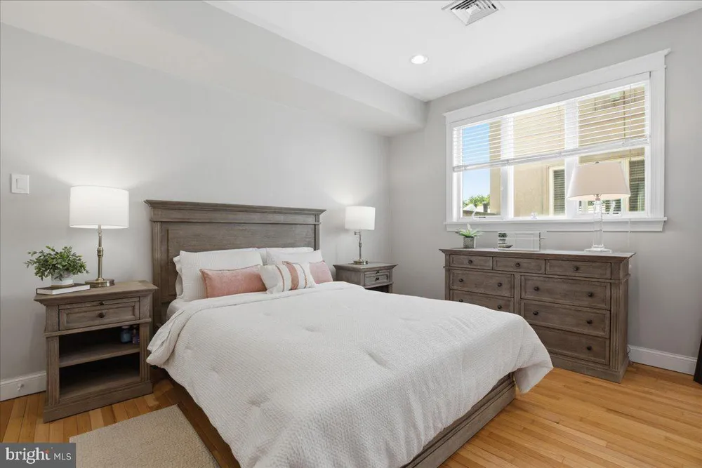 312 Dickinson St, Philadelphia, PA 19147