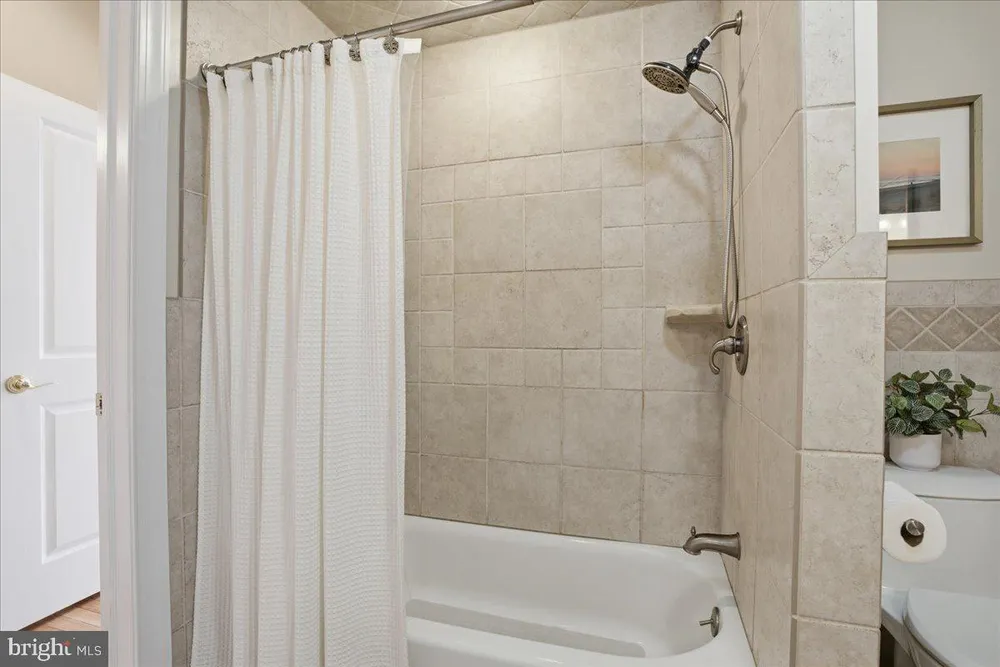 312 Dickinson St, Philadelphia, PA 19147