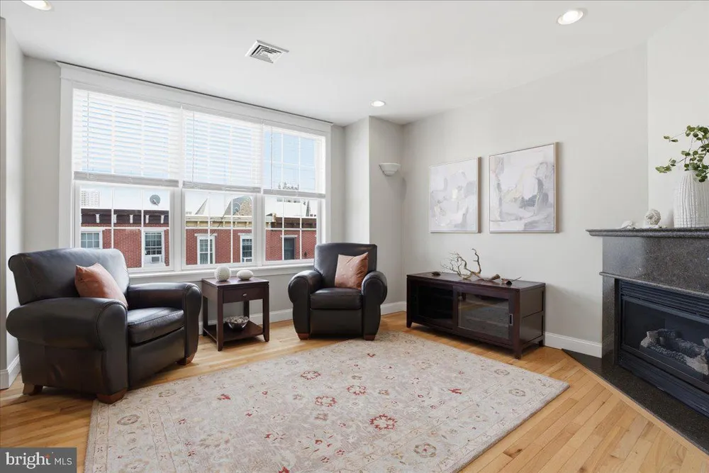 312 Dickinson St, Philadelphia, PA 19147