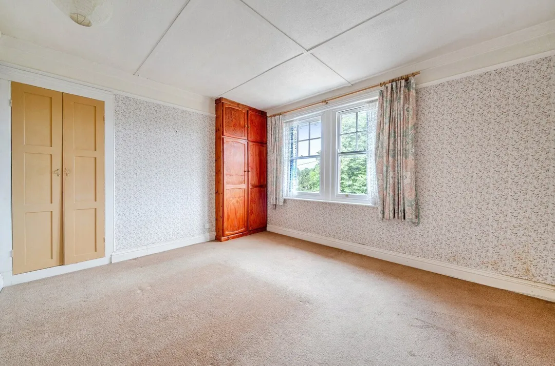 https://mr0.homeflow-assets.co.uk/files/photo/image/47621/0865/_x_/TOP260136_11.jpg