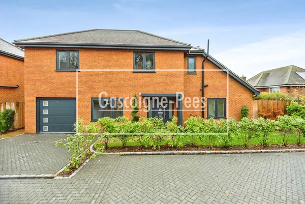 Chartland Close KT23