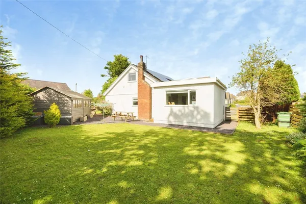 Lon Fain, Dwyran, Isle Of Anglesey, LL61