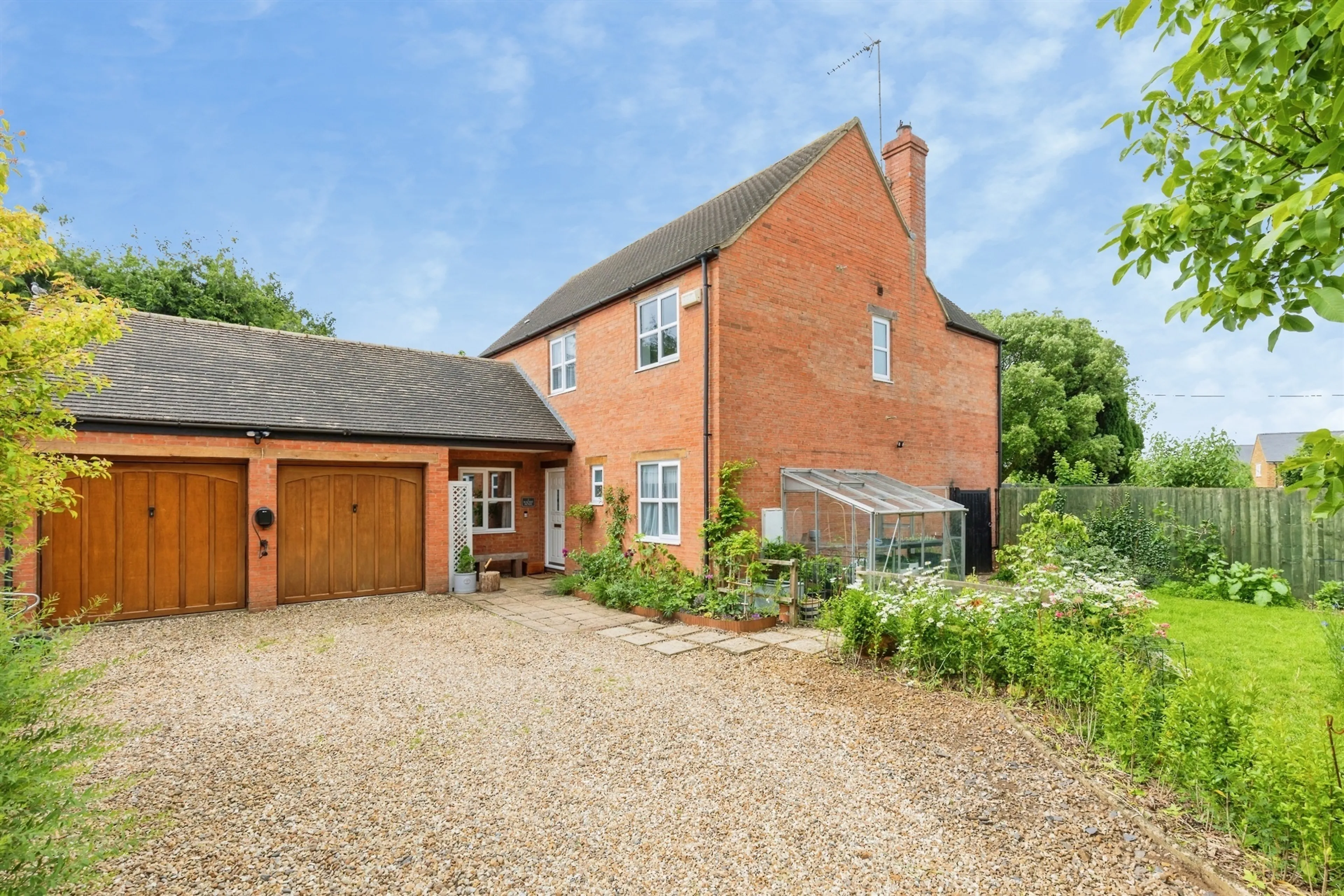 Property at Walnut Gardens, Claydon, Banbury