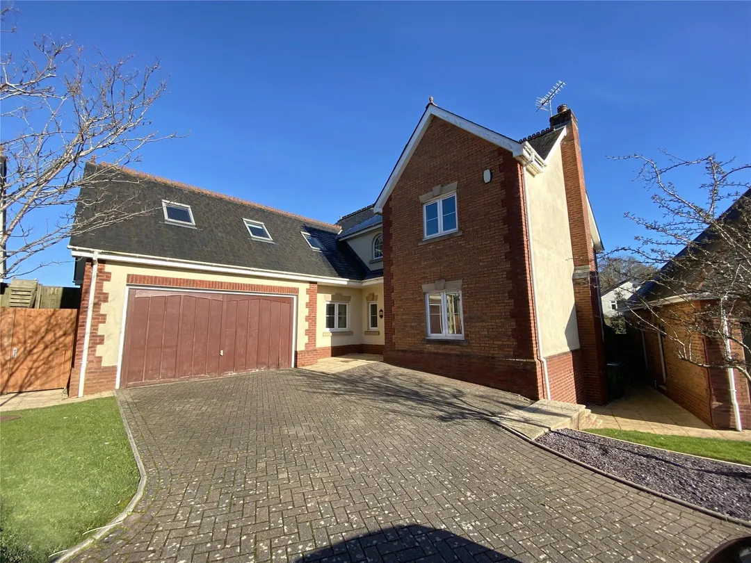 https://mr0.homeflow-assets.co.uk/files/photo/image/47623/9726/_x_/OCL160124_27.jpg