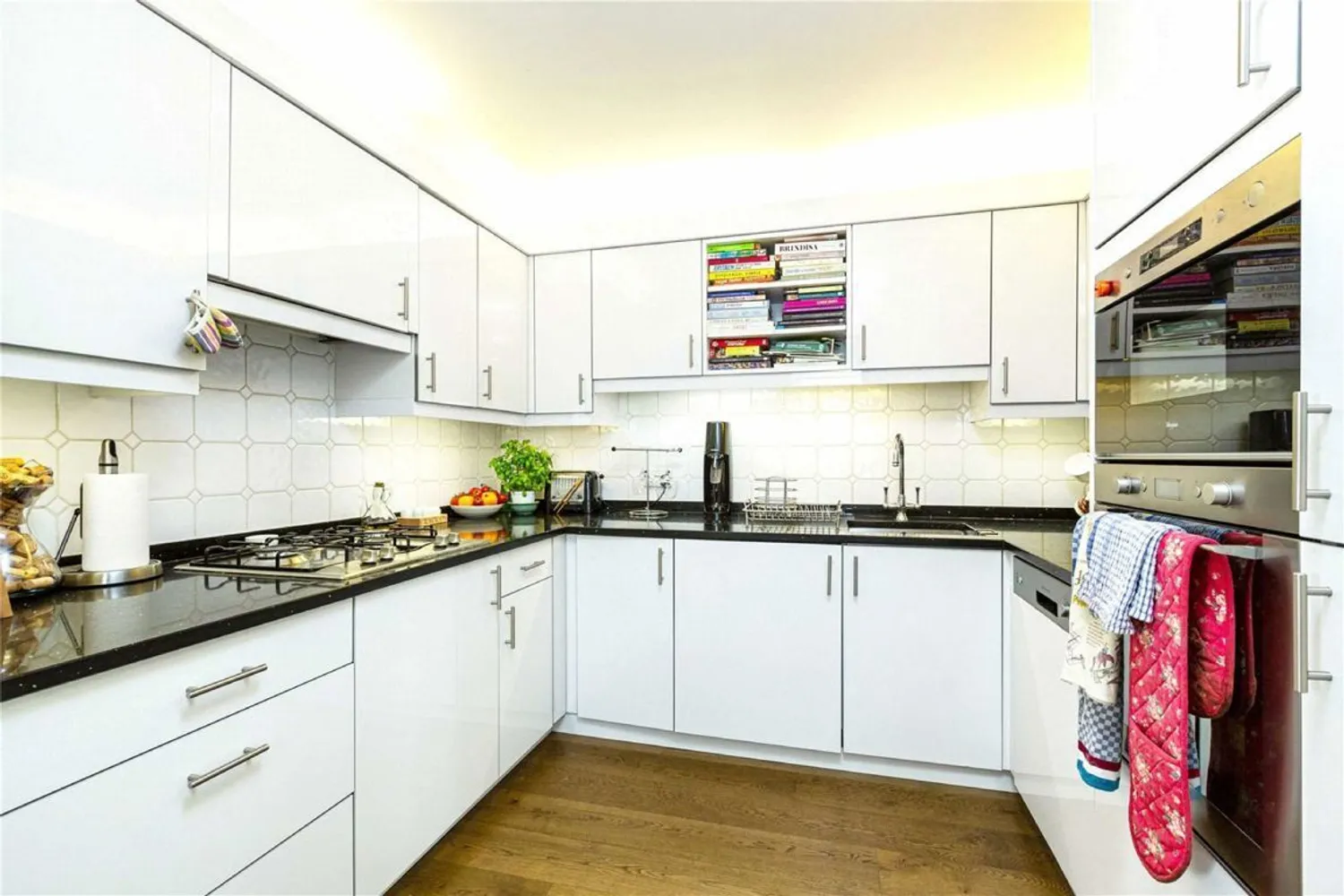 Gloucester Street, London, SW1V photo 3