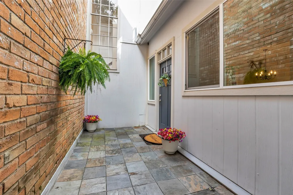 7485 Brompton St, Houston, TX 77025