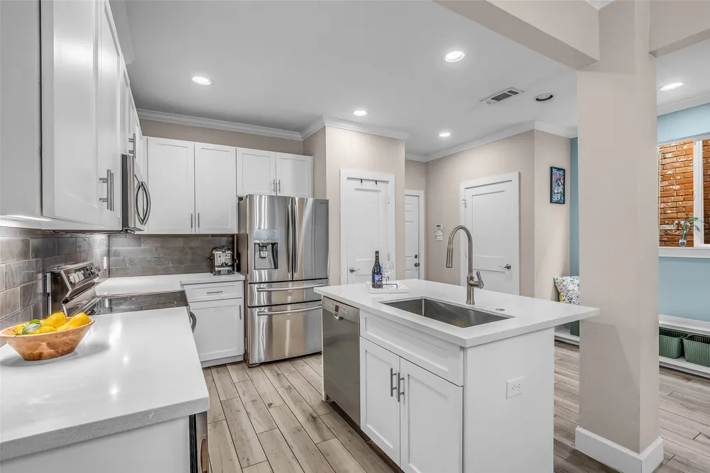 7485 Brompton St, Houston, TX 77025
