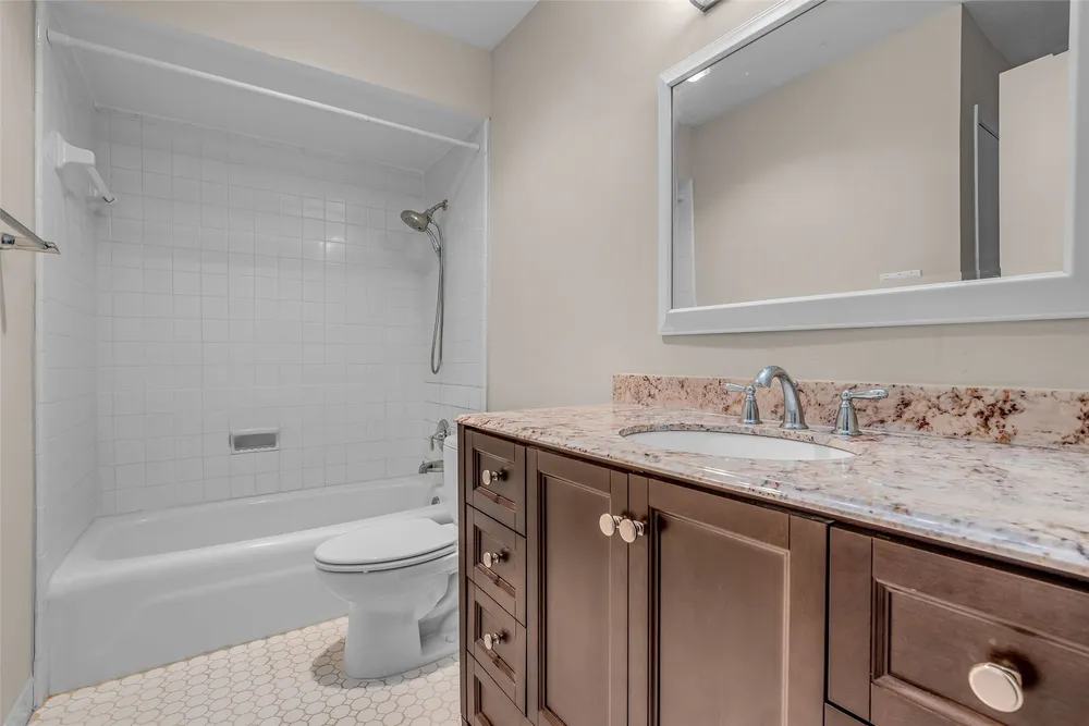 7485 Brompton St, Houston, TX 77025
