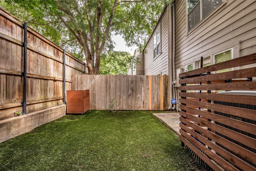 7485 Brompton St, Houston, TX 77025