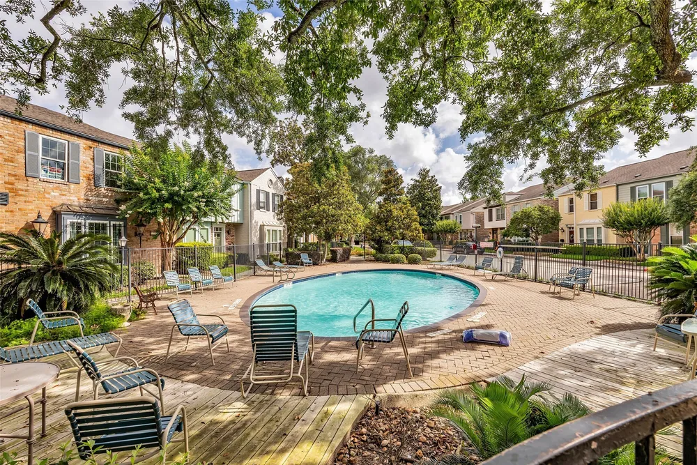 7485 Brompton St, Houston, TX 77025
