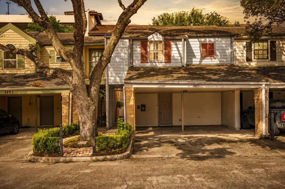 7485 Brompton St, Houston, TX 77025