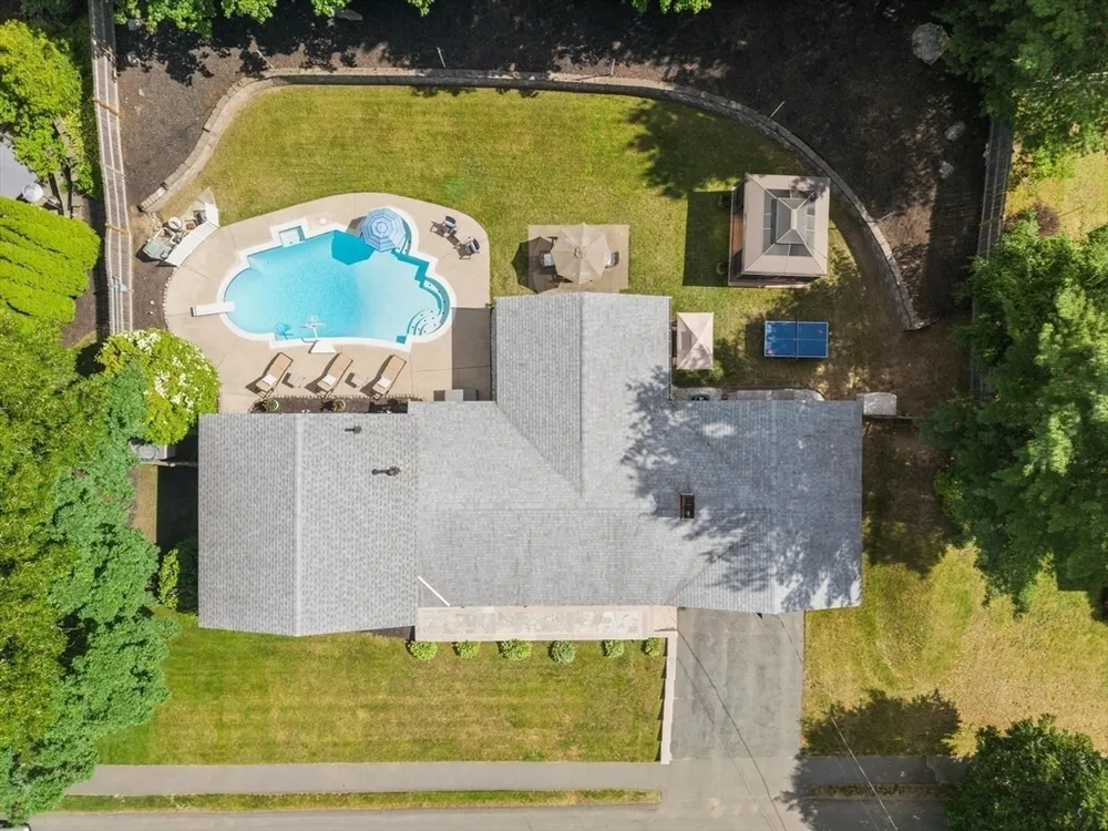 9 Brookbridge Rd, Peabody, MA 01960