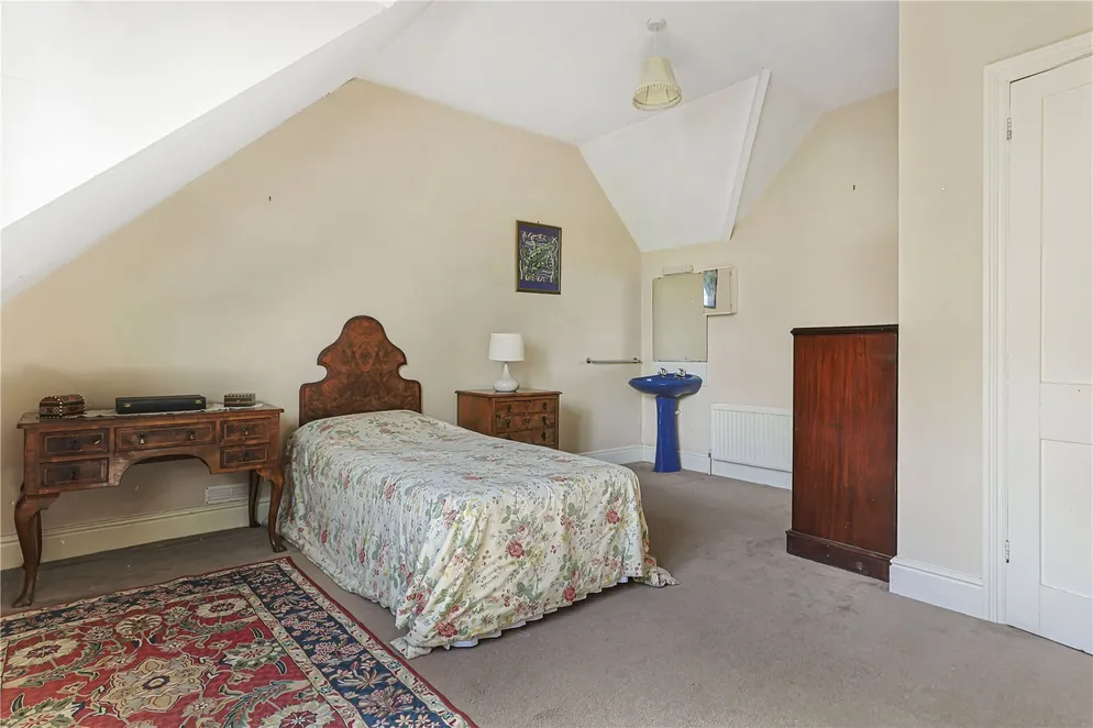 Property carousel item 11