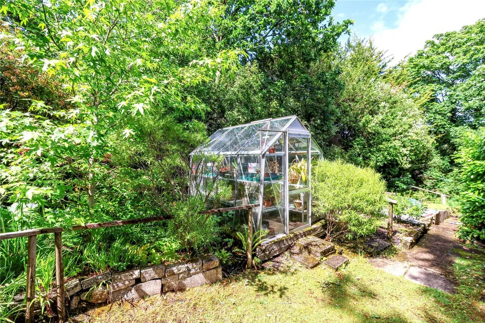 Property carousel item 14