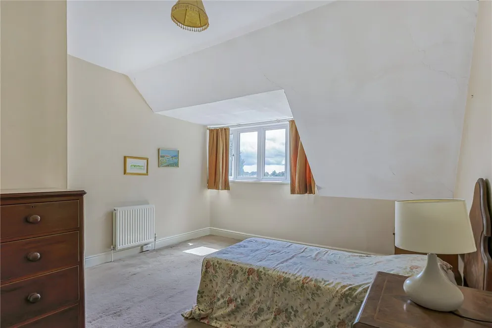 Property carousel item 19