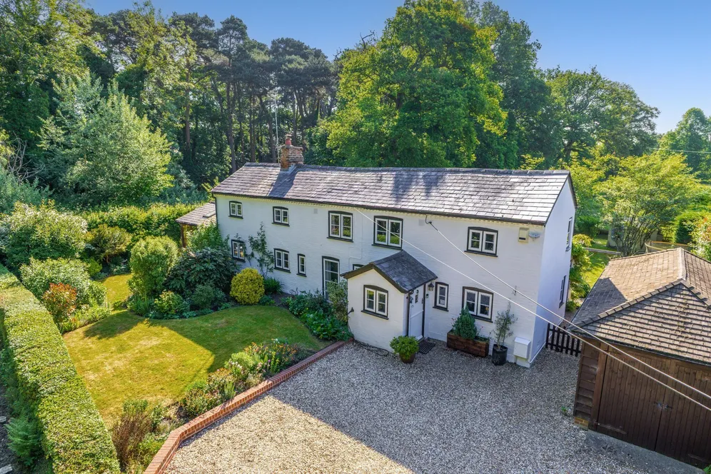 Tylney Lane, Hook, RG27 photo 2