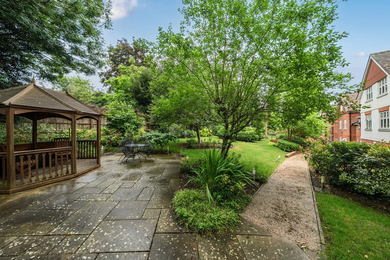 The Foresters, Harpenden, AL5 photo 2