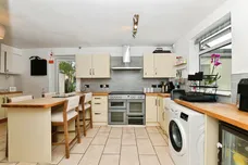 Sealey Crescent, Wells