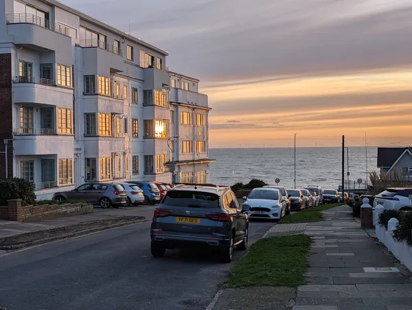 Chichester Drive East, Saltdean, BN2 8LU