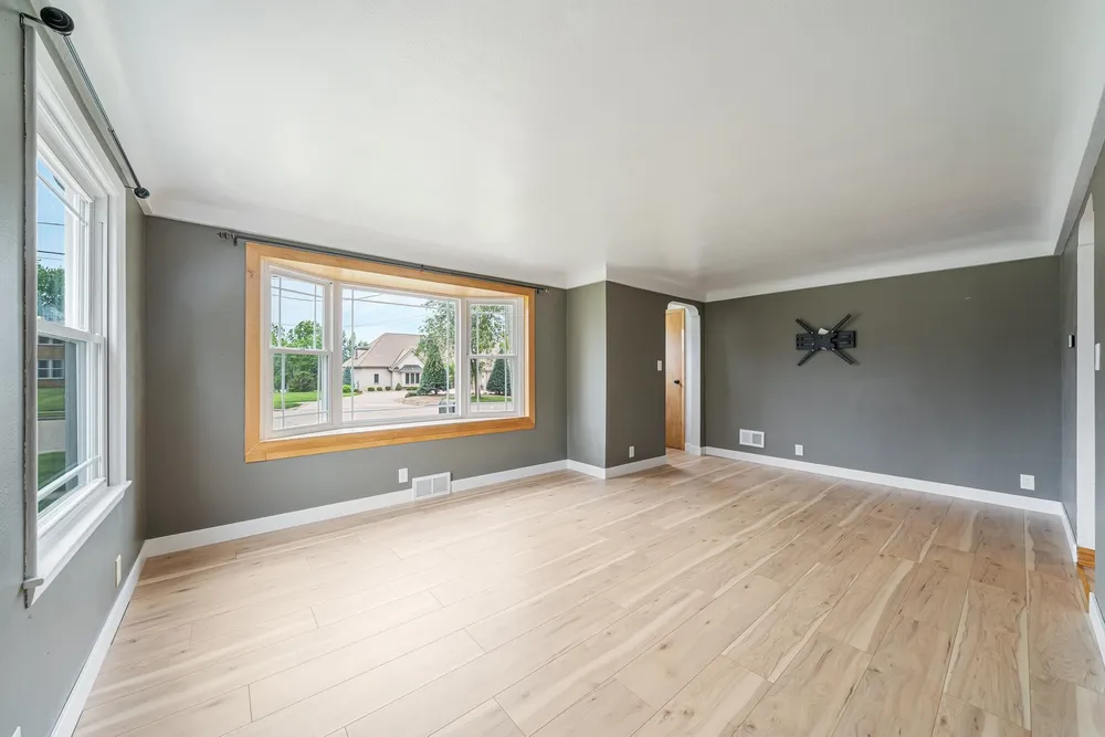 403 W Lincoln Ave, Little Chute, WI 54140