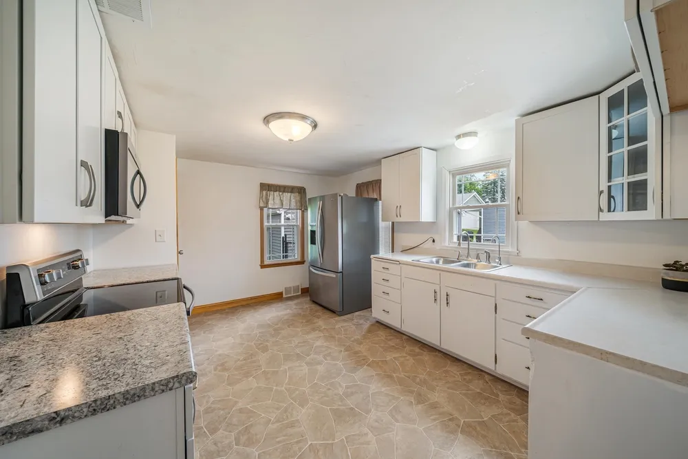 403 W Lincoln Ave, Little Chute, WI 54140