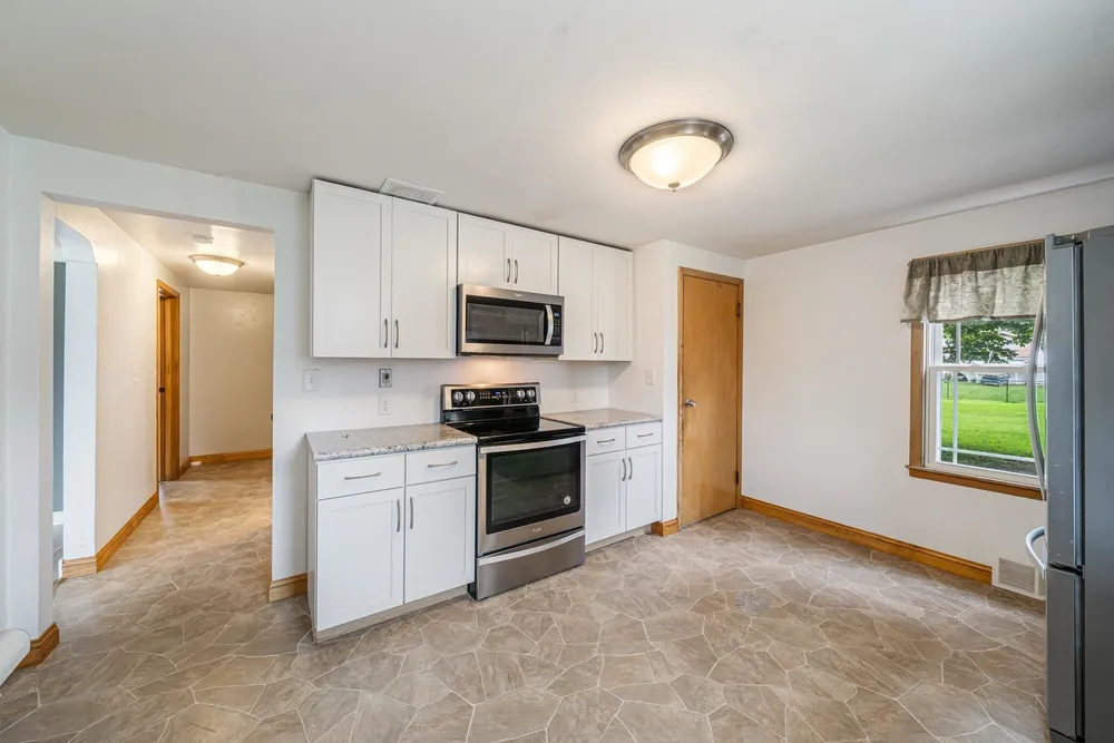 403 W Lincoln Ave, Little Chute, WI 54140