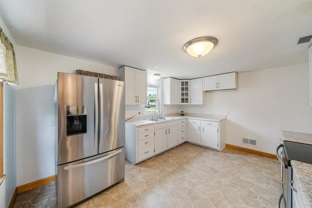 403 W Lincoln Ave, Little Chute, WI 54140