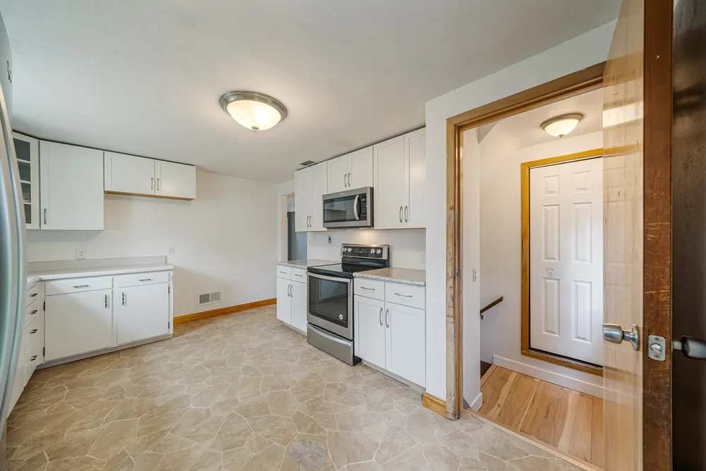 403 W Lincoln Ave, Little Chute, WI 54140