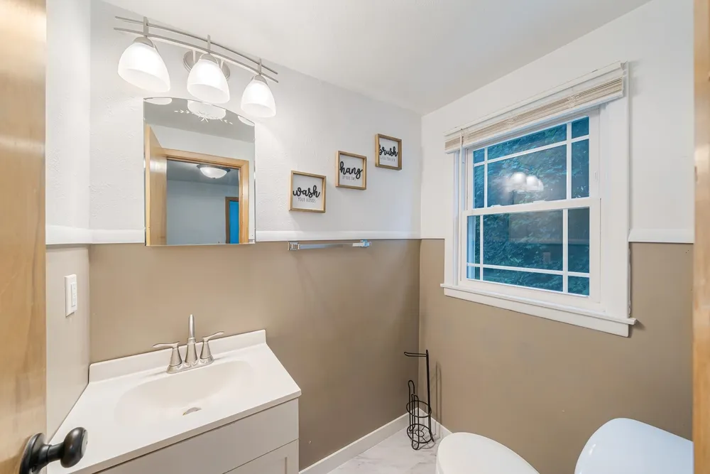 403 W Lincoln Ave, Little Chute, WI 54140