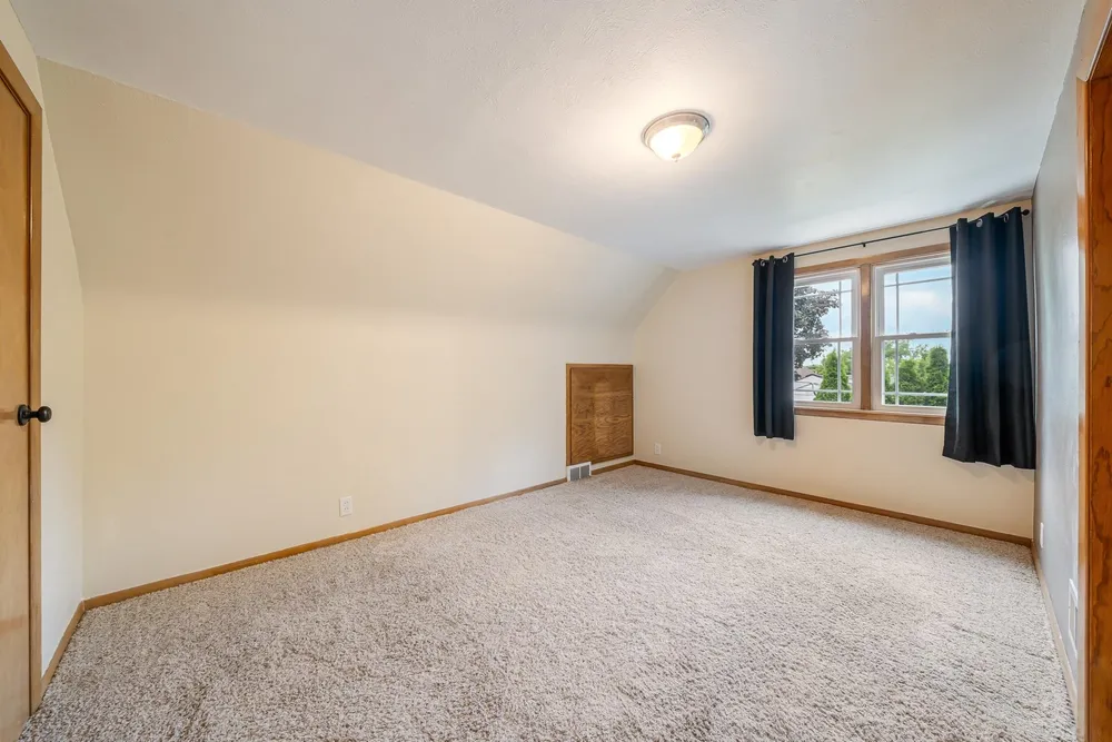 403 W Lincoln Ave, Little Chute, WI 54140