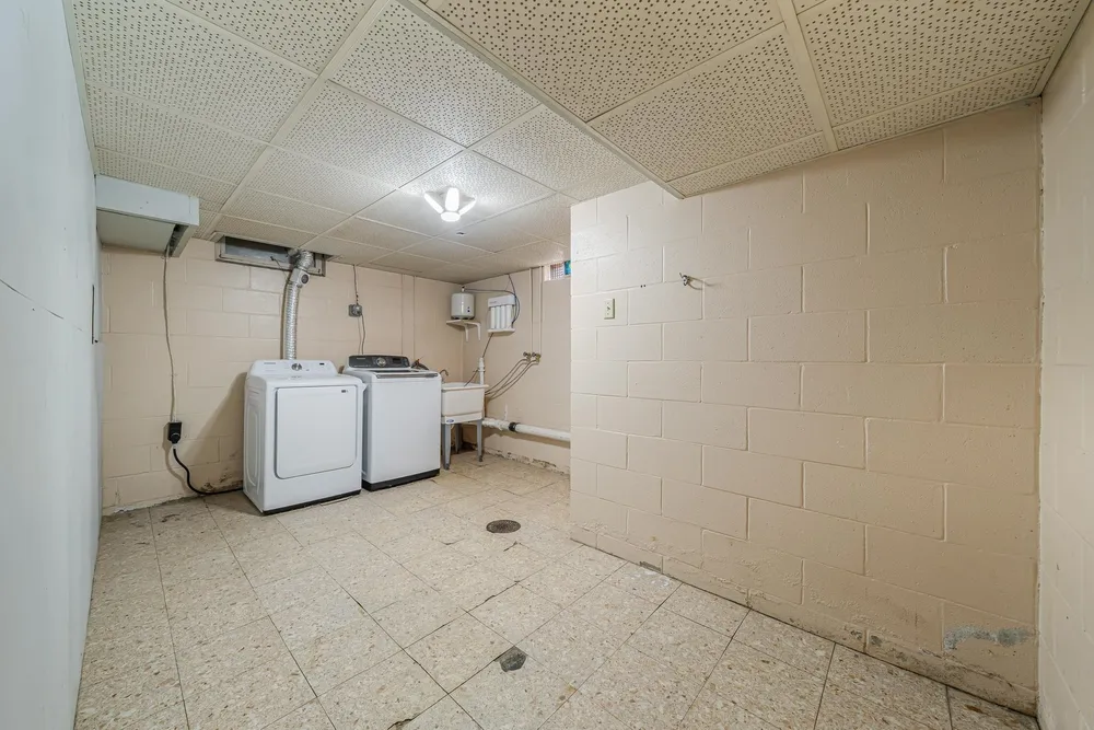 403 W Lincoln Ave, Little Chute, WI 54140