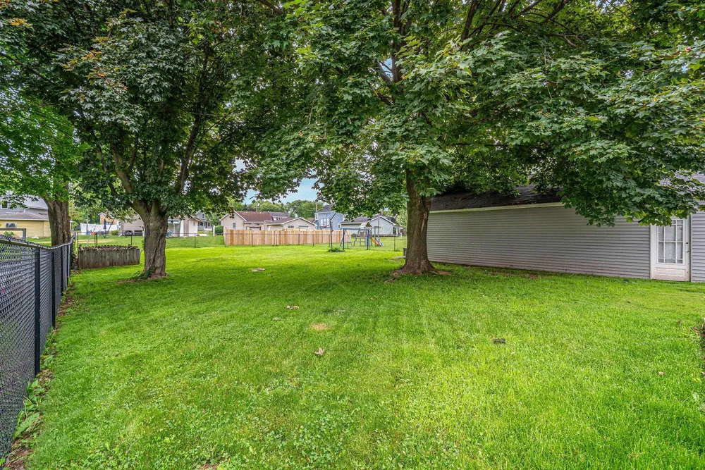 403 W Lincoln Ave, Little Chute, WI 54140