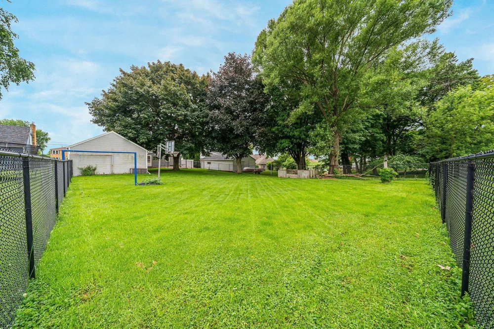 403 W Lincoln Ave, Little Chute, WI 54140