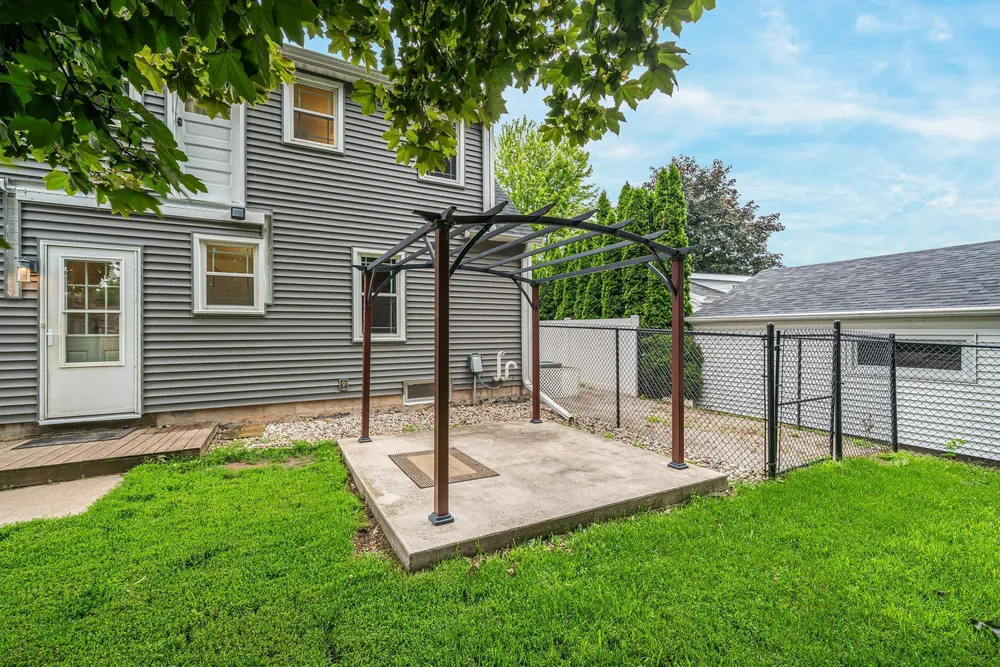 403 W Lincoln Ave, Little Chute, WI 54140
