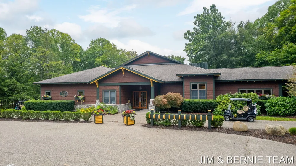 3477 Palmer Dr, Saugatuck, MI 49453-9461